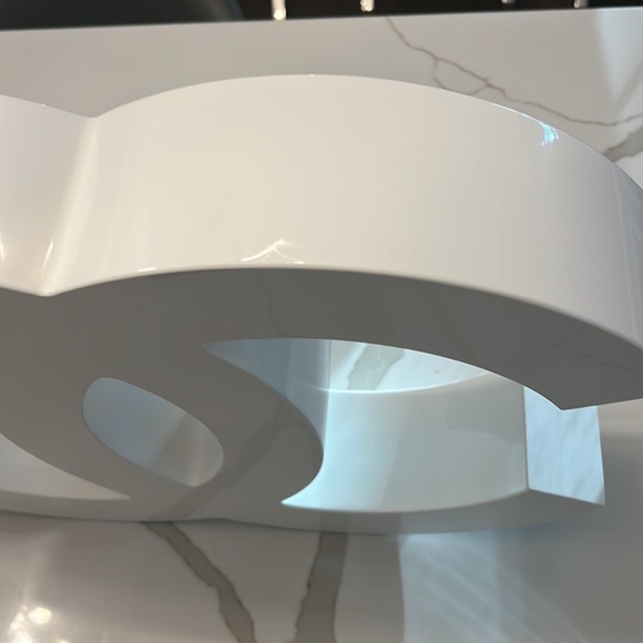 Chanel logo for display - Picture 6 of 8